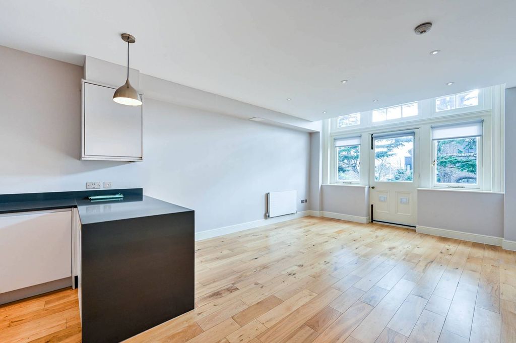 Property photo 3 of 21