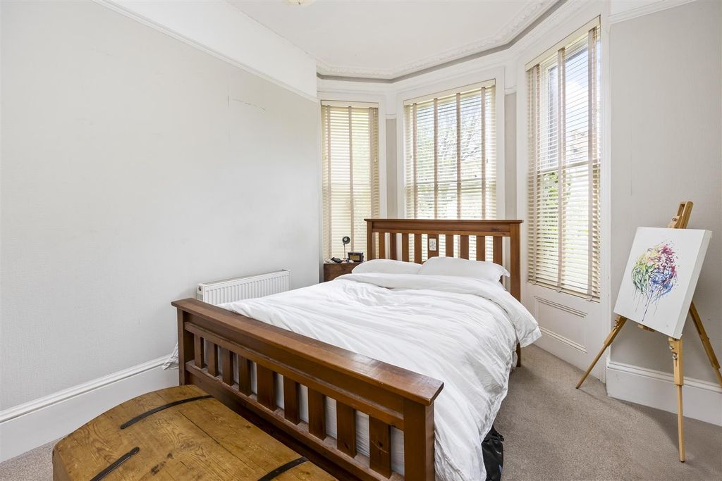 Property photo 2 of 10 Selborne Road_11_Flat 1-001.Jpg
