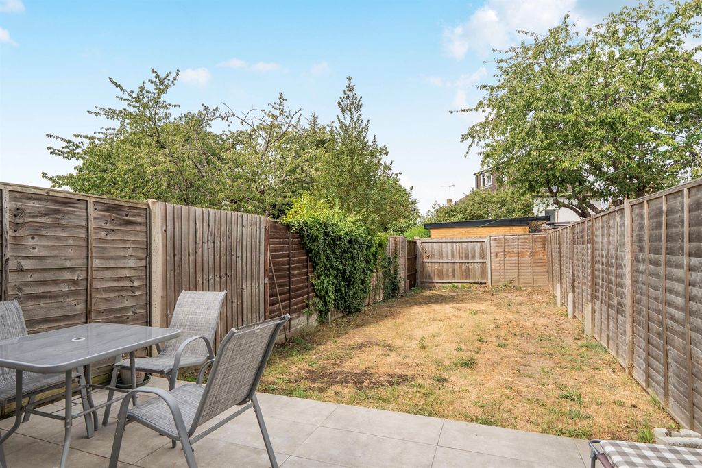 Property photo 2 of 11