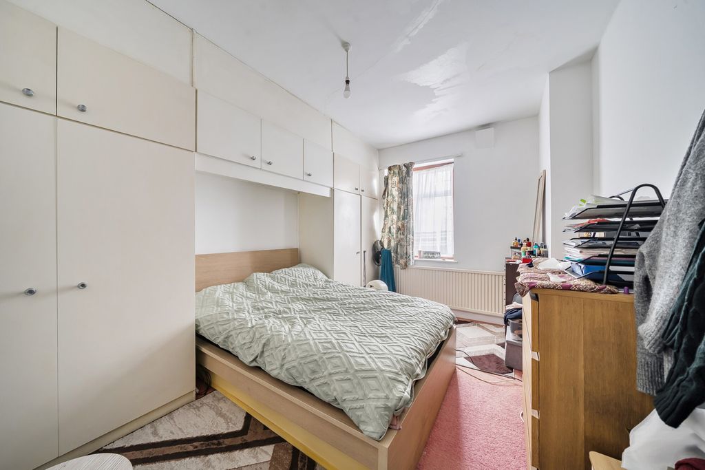 Property photo 3 of 16 1362580-8-68F0Dbb...