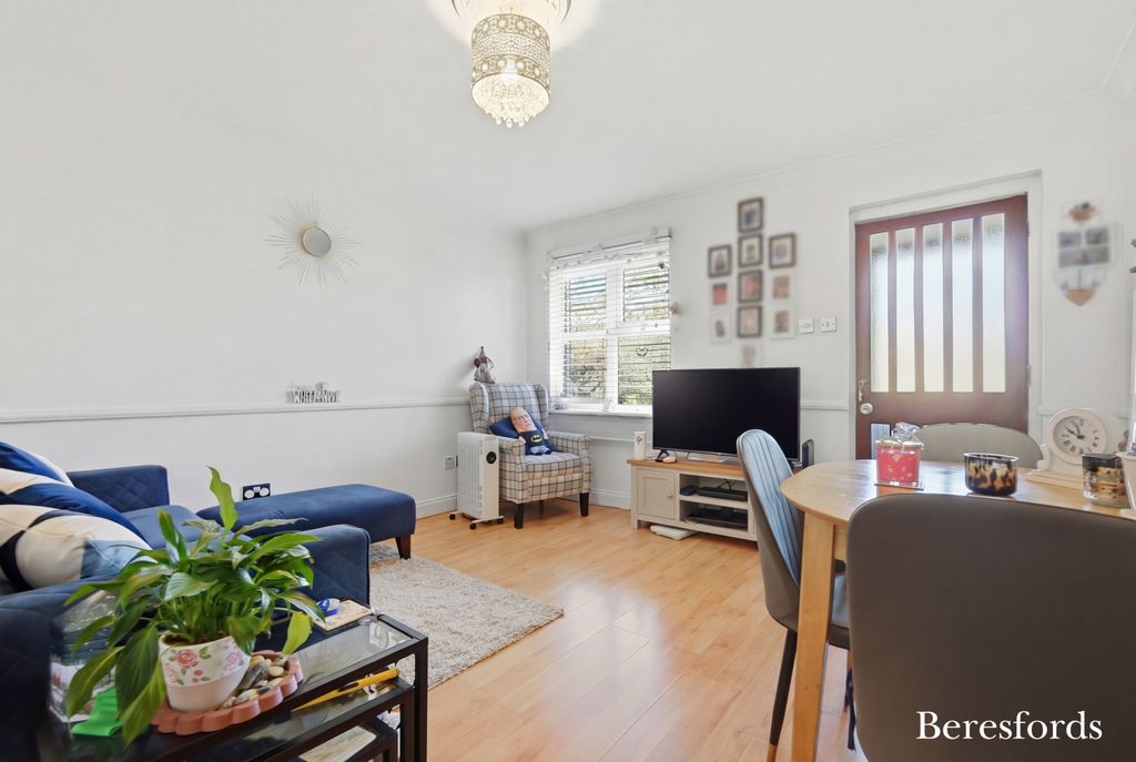 Property photo 2 of 10 Picture No. 06