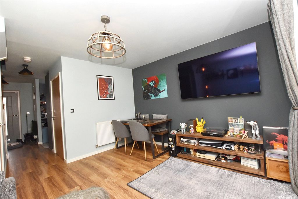 Property photo 3 of 15 Picture No. 23