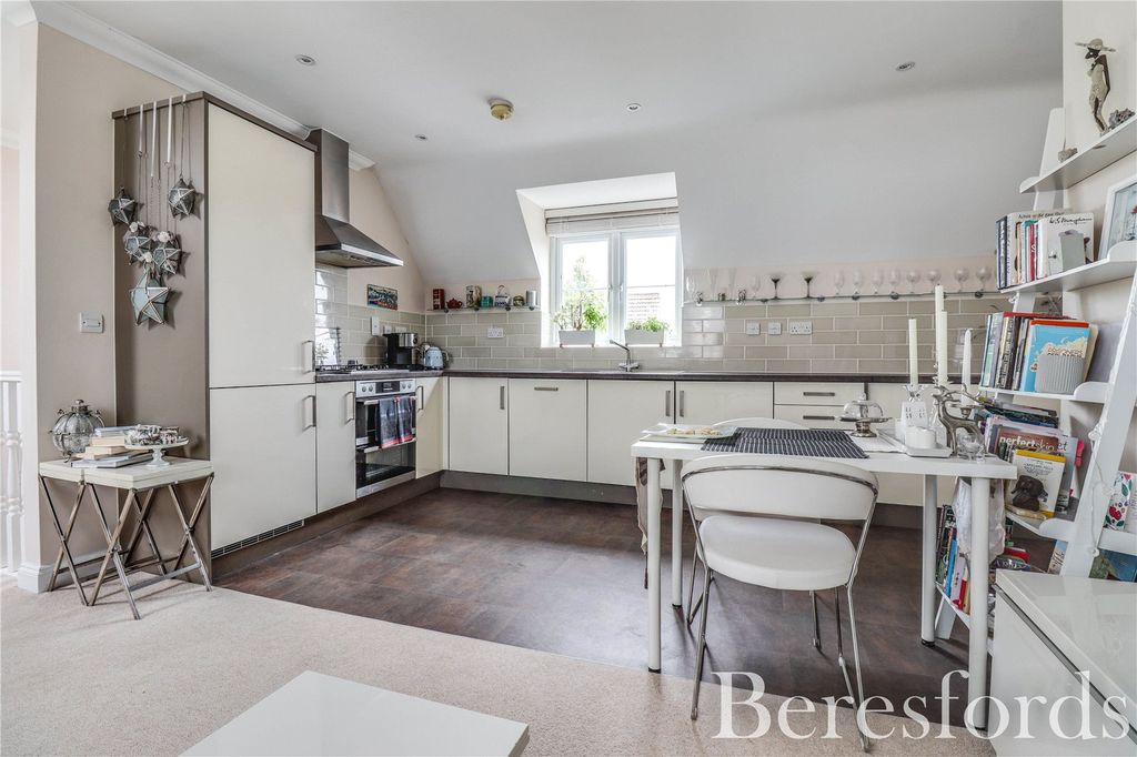 Property photo 2 of 15 Picture No. 23