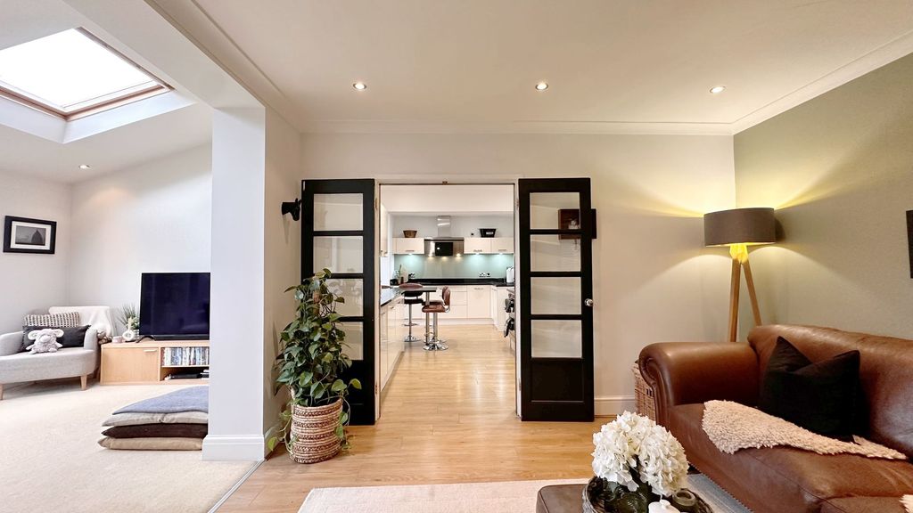 Property photo 3 of 30 Sitting Room