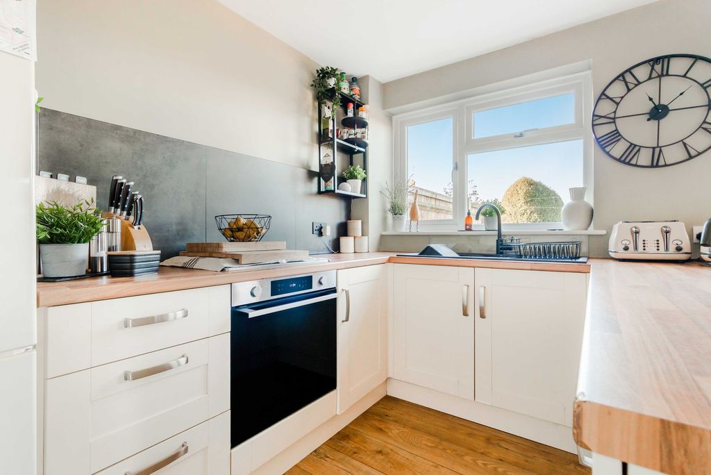 Property photo 3 of 22