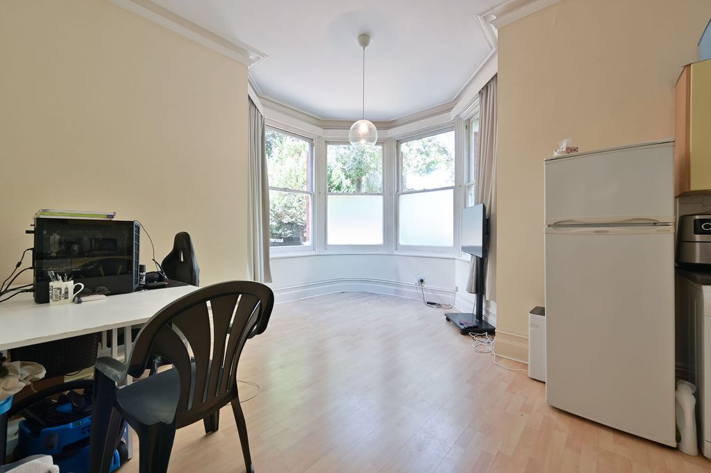 Property photo 3 of 6