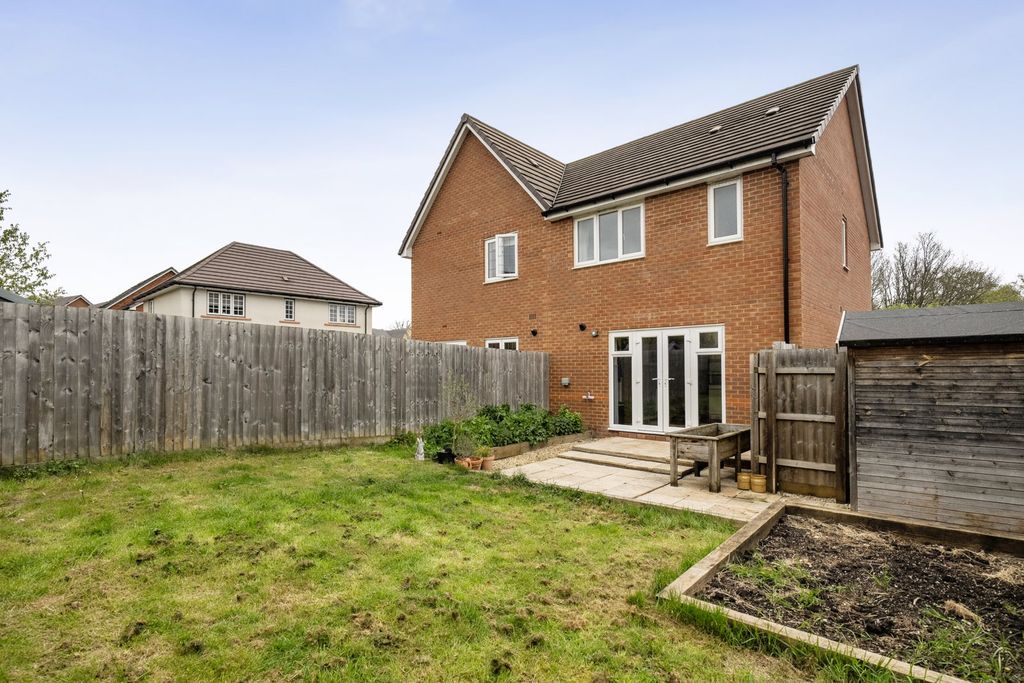 Property photo 2 of 20