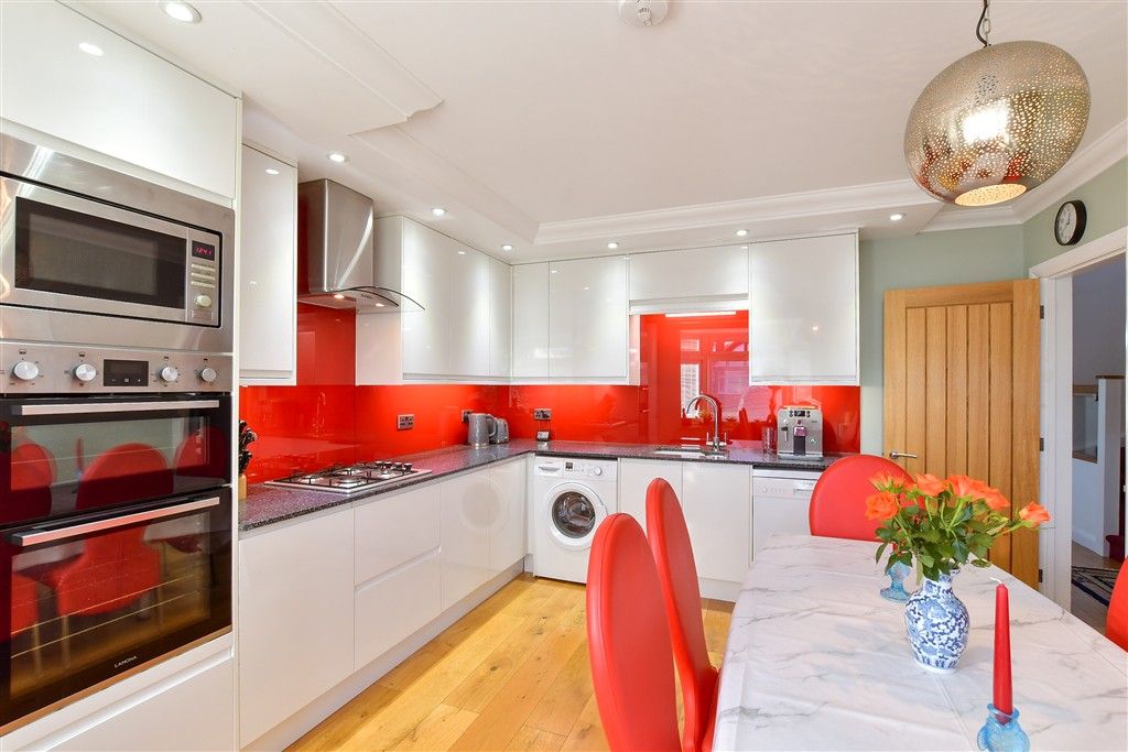 Property photo 2 of 17 Kitchen