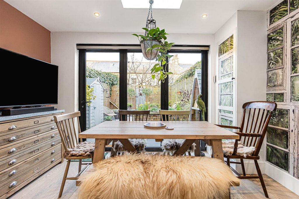 Property photo 3 of 38 5_75825.Jpg