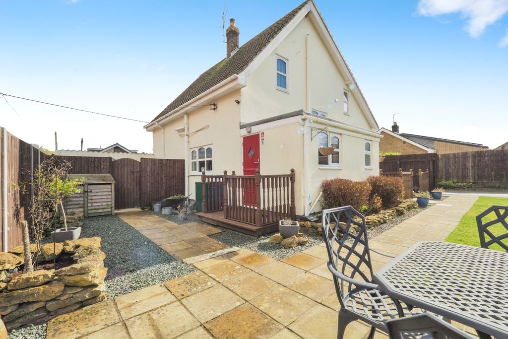 Property photo 3 of 20