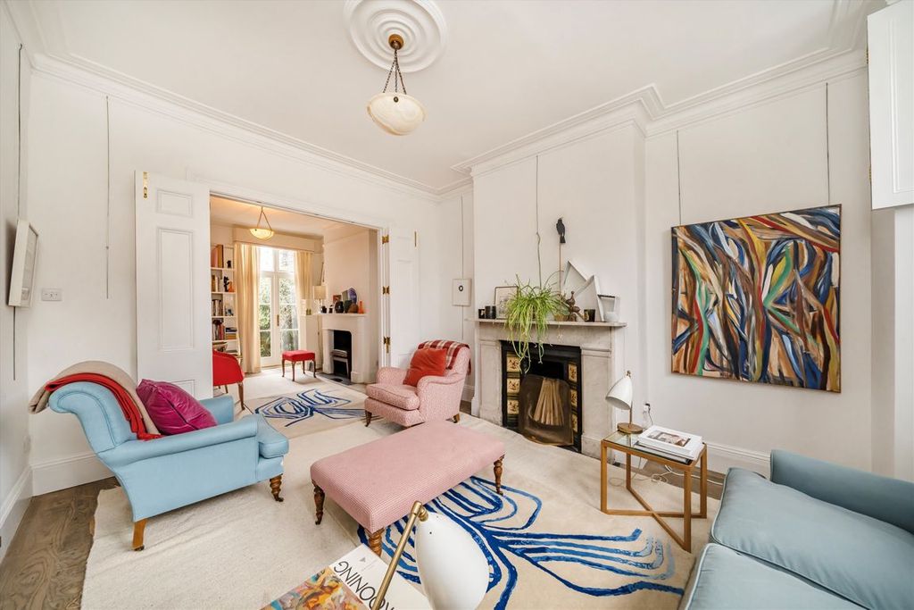 Property photo 2 of 8