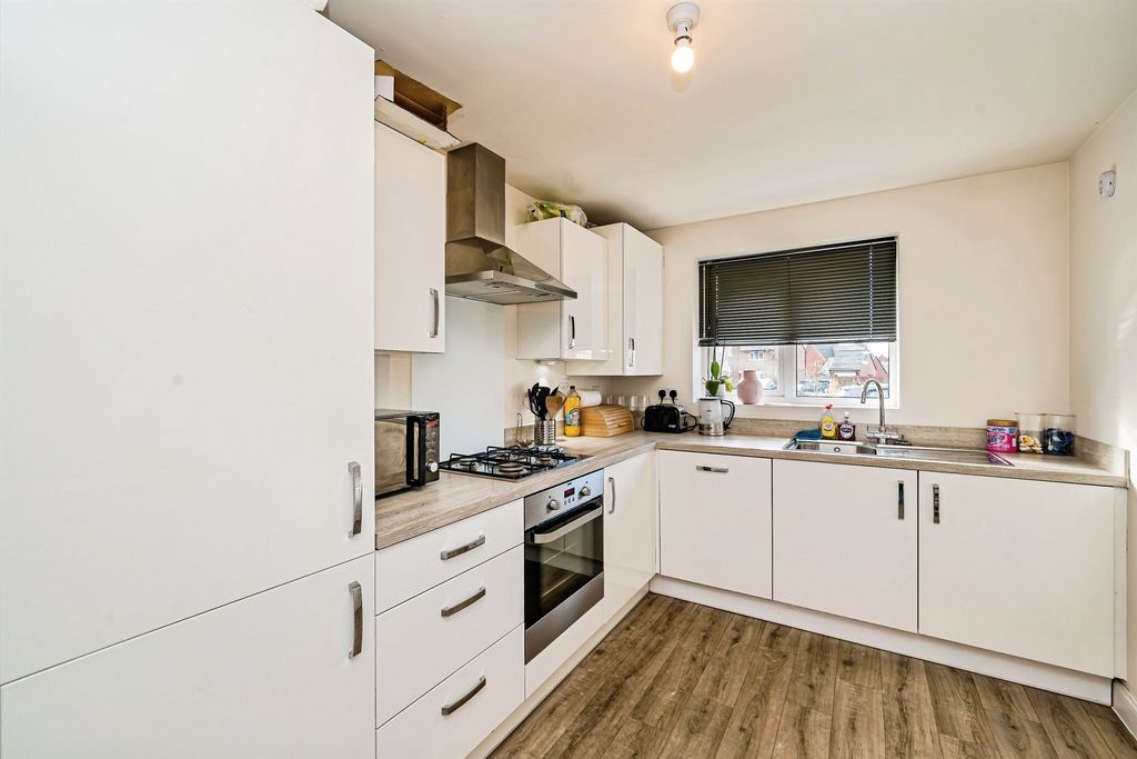 Property photo 2 of 16