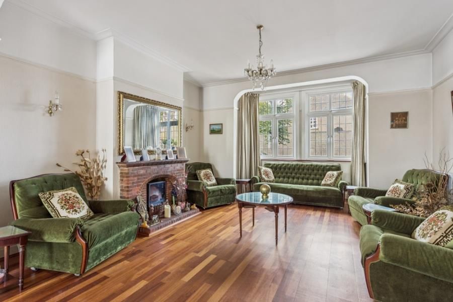 Property photo 3 of 12