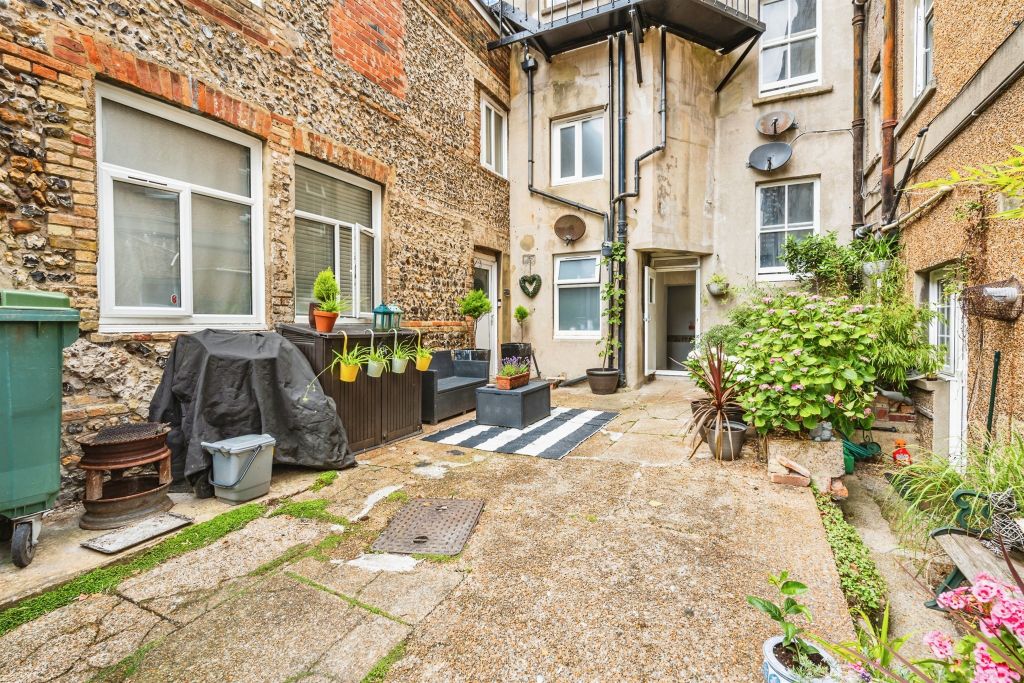 Property photo 1 of 20