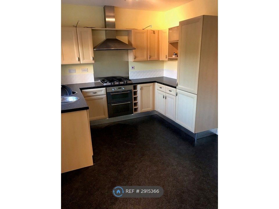 Property photo 3 of 9 Kitchen