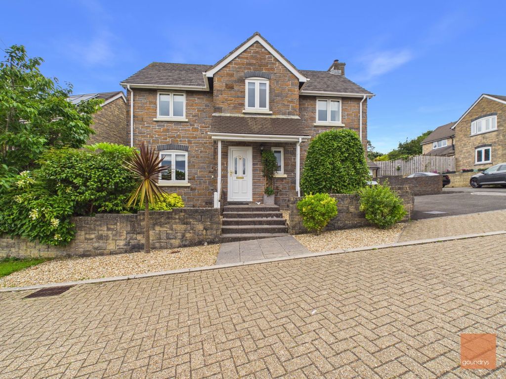 Property photo 1 of 32