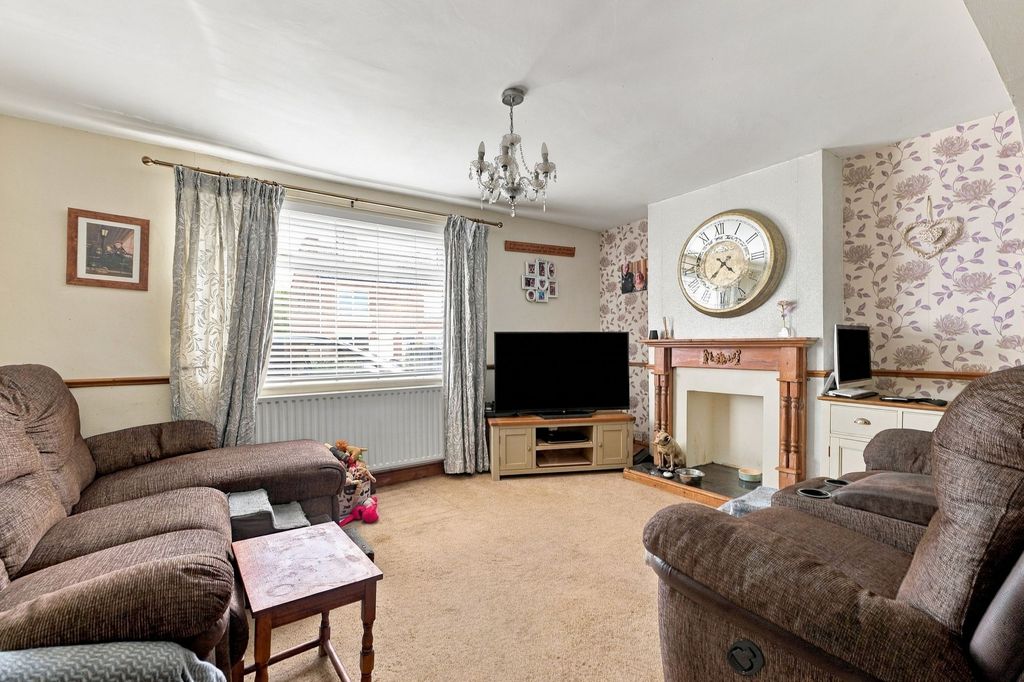 Property photo 2 of 25