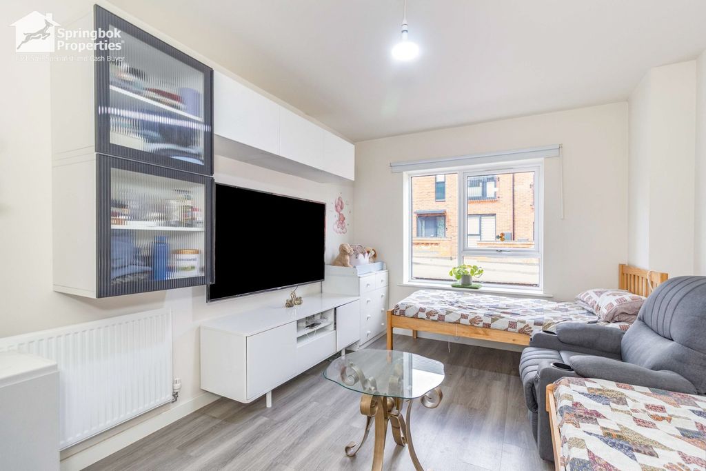 Property photo 2 of 16 Image 2