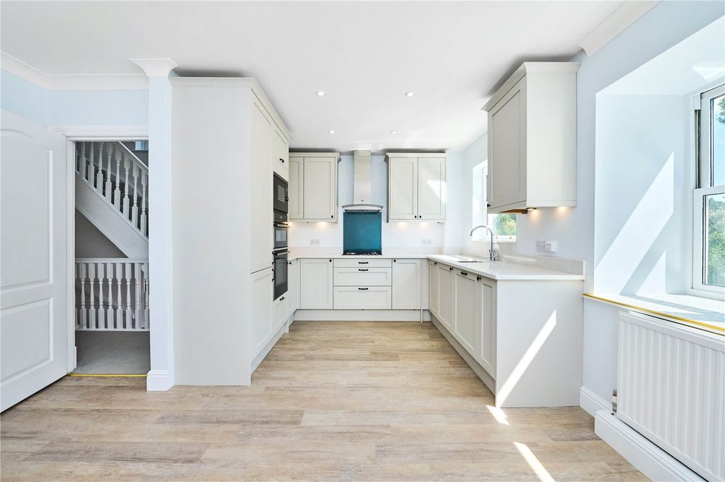 Property photo 2 of 15 Kitchen