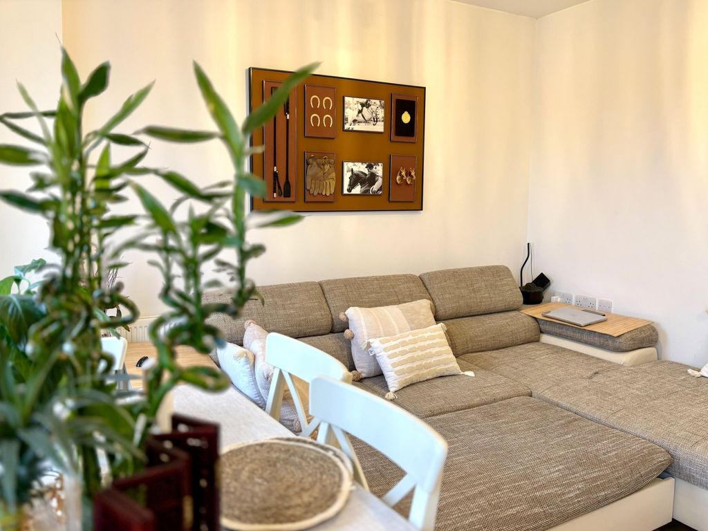 Property photo 3 of 20 Photo 1