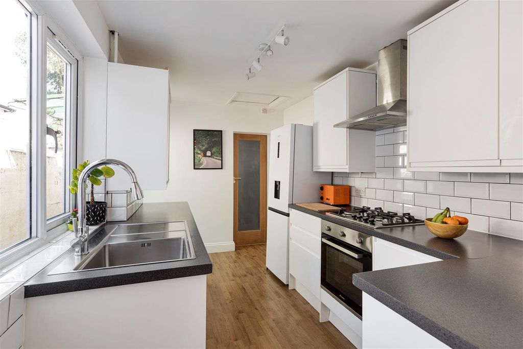 Property photo 3 of 36 Img_8998.Jpg