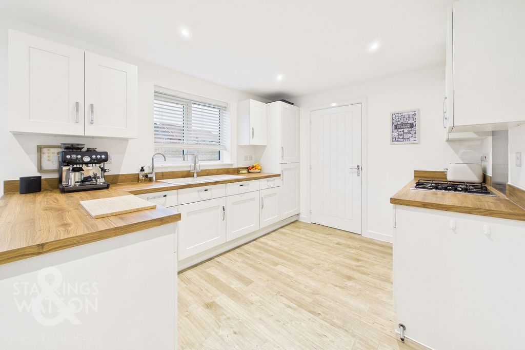 Property photo 3 of 29