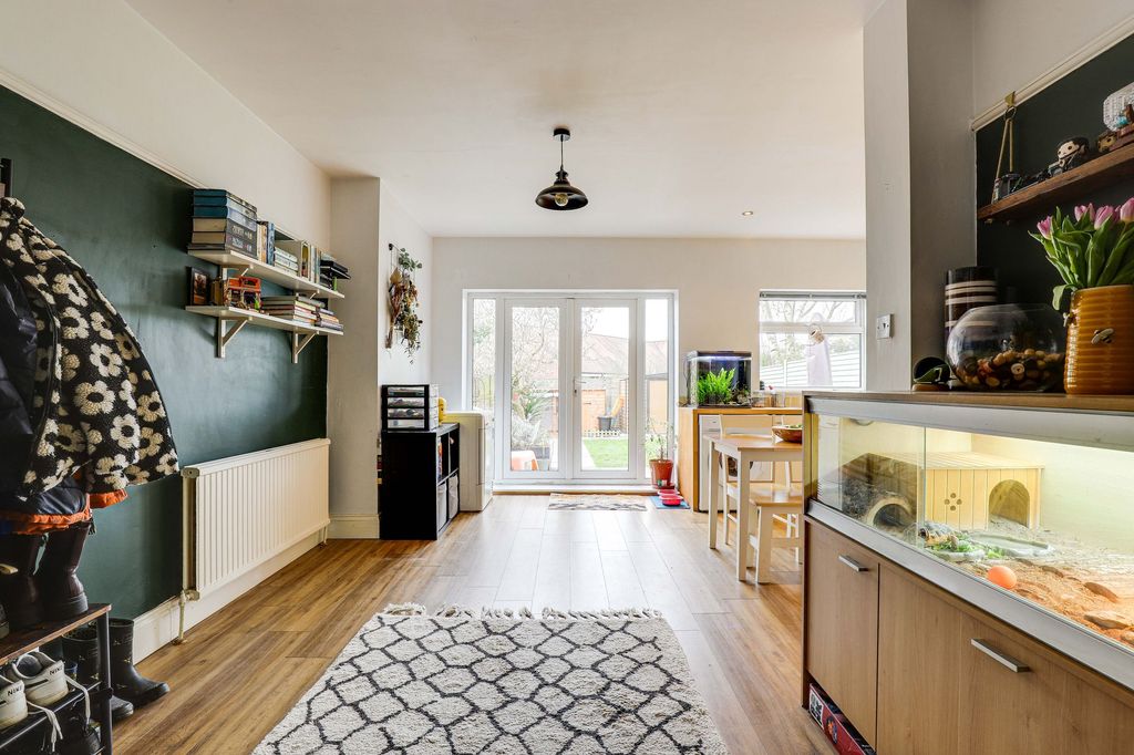 Property photo 2 of 22