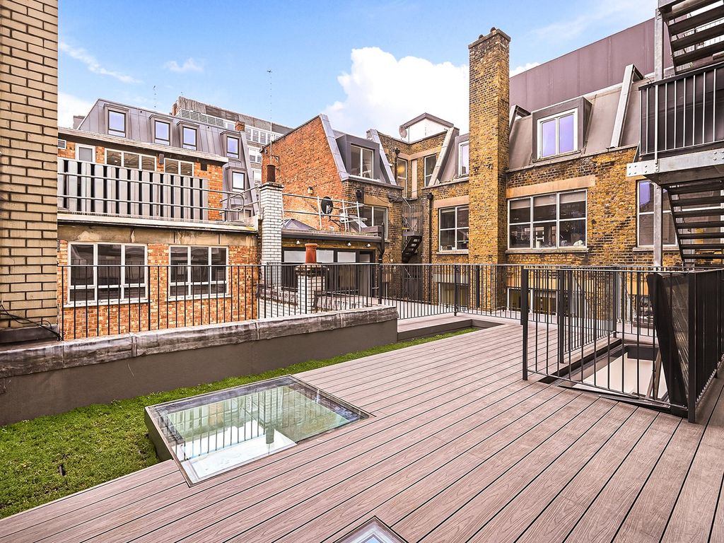 Property photo 1 of 14 Beak Street