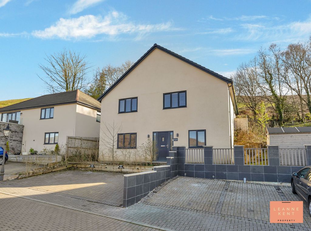 Property photo 1 of 35