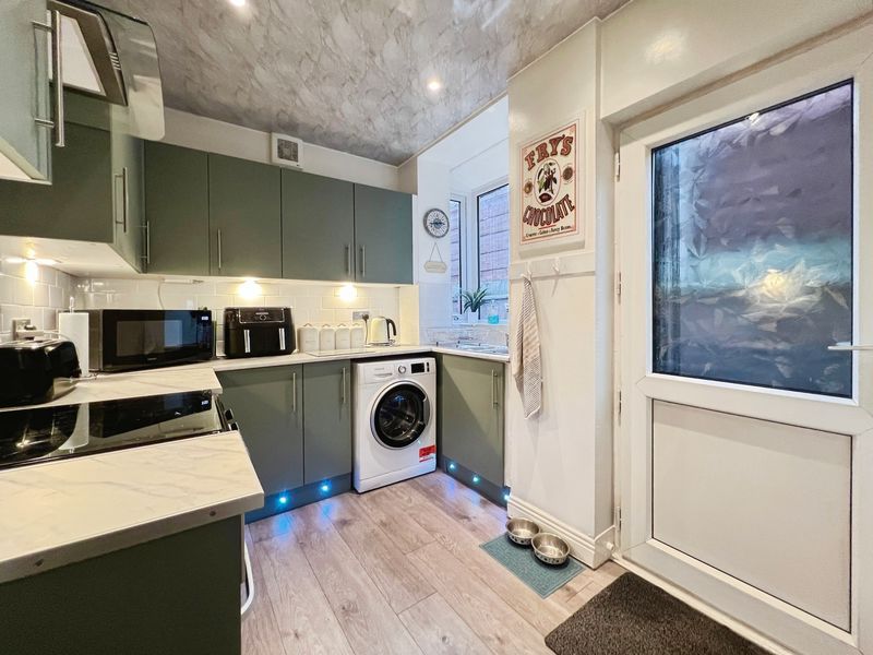 Property photo 3 of 20 Kitchen