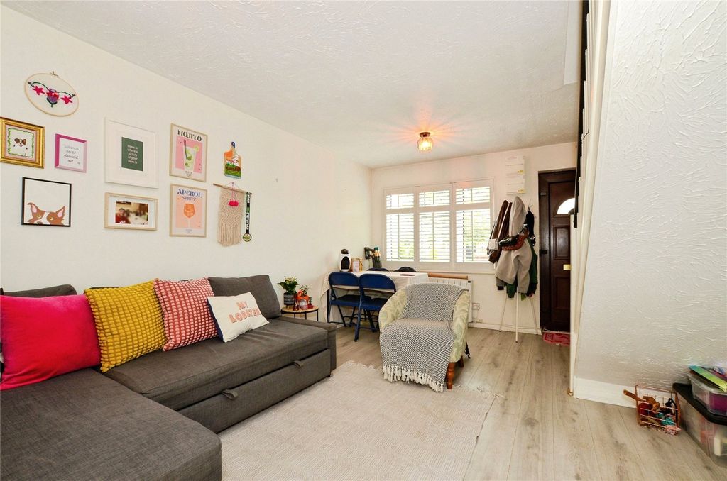 Property photo 2 of 18 Picture No. 01