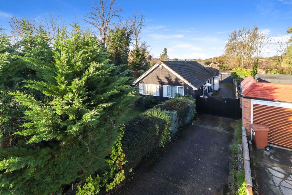 Property photo 3 of 27