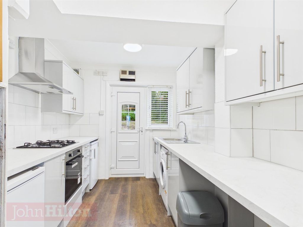 Property photo 2 of 10 Cam03907G0-Pr0284-Still006.Jpg