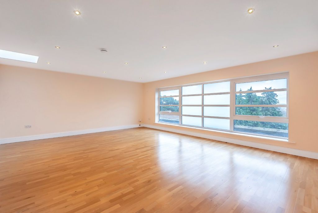 Property photo 2 of 7 Picture No. 04