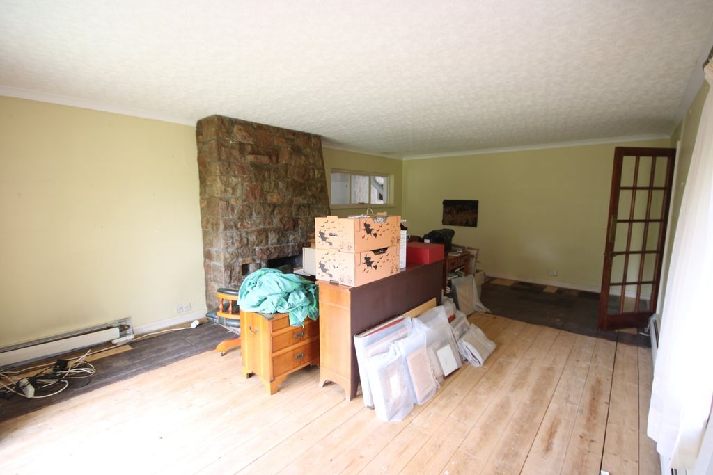 Property photo 3 of 34