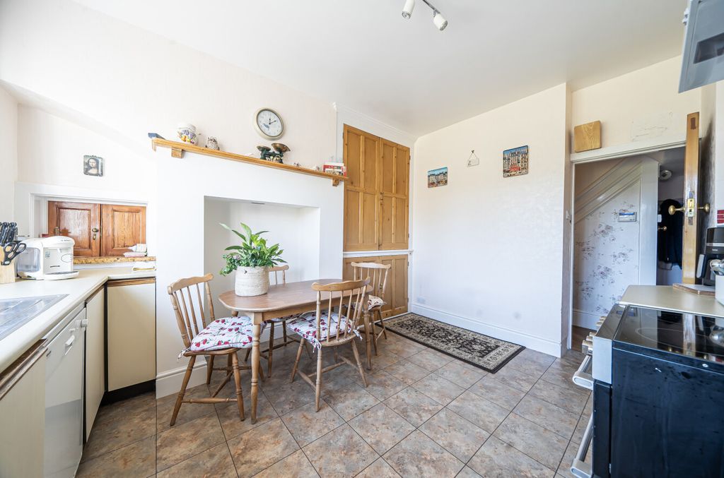 Additional image 6 of 5 bed detached house for saleHighfield Avenue, Aldershot, Hampshire GU11