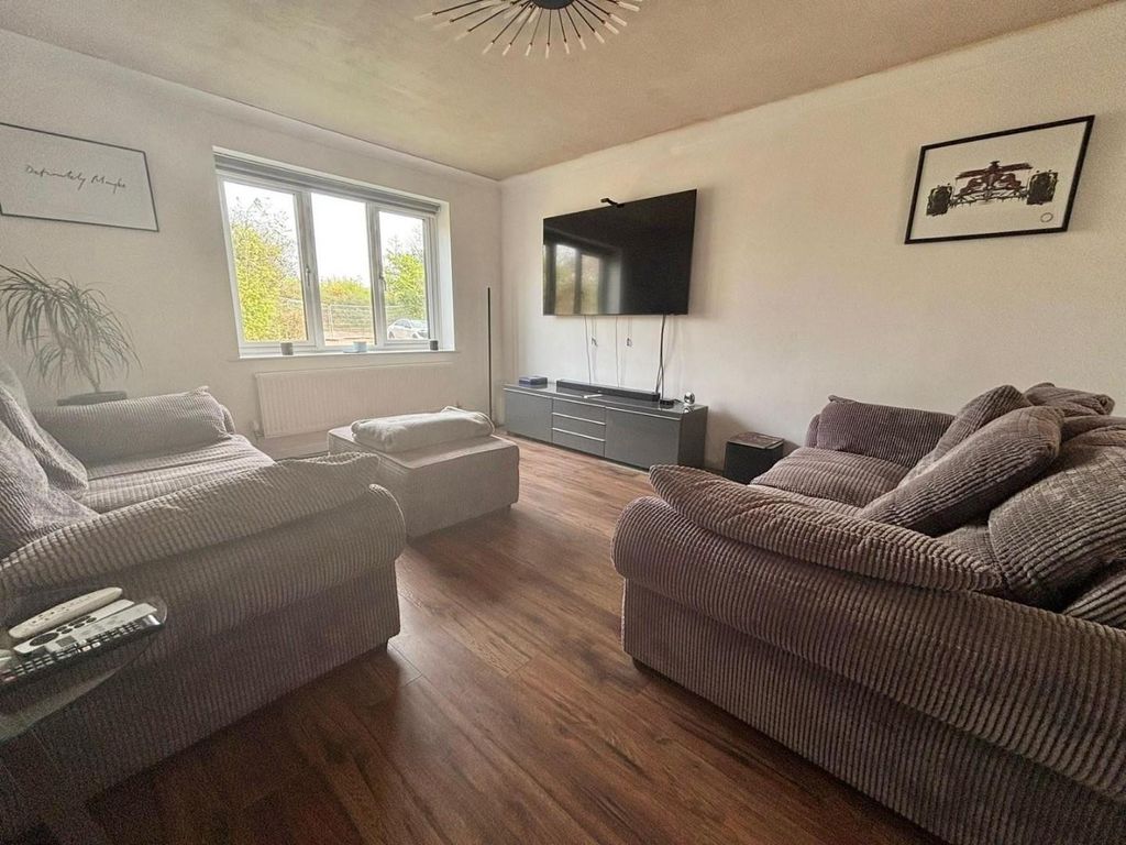 Property photo 3 of 14 2.Jpg