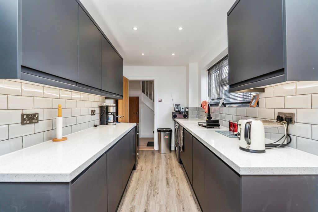 Property photo 2 of 15 Kitchen