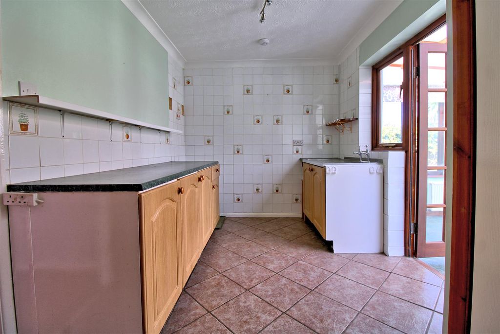 Property photo 2 of 23 Kitchen