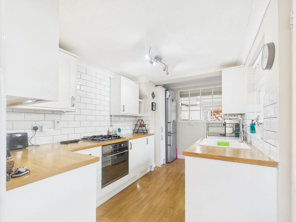 Property photo 2 of 21