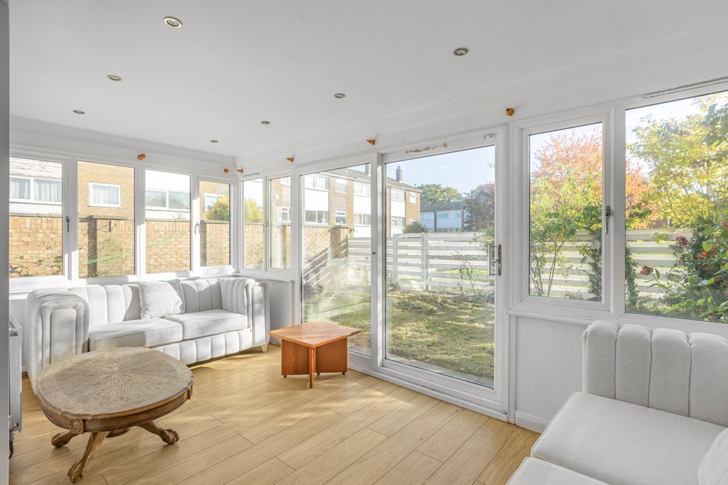 Property photo 2 of 21