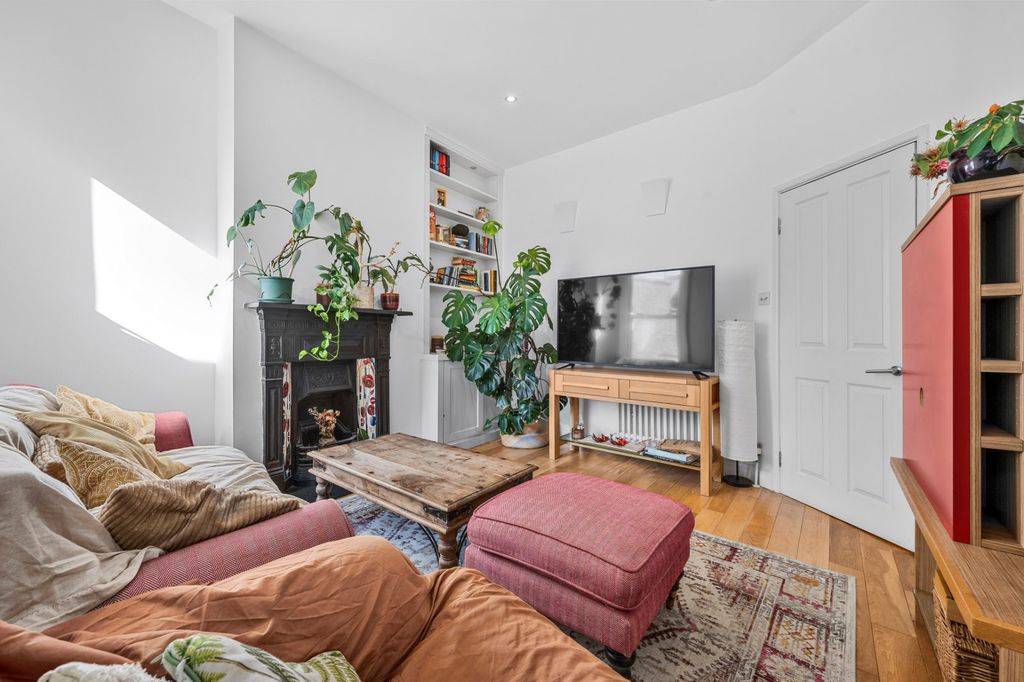 Property photo 2 of 14