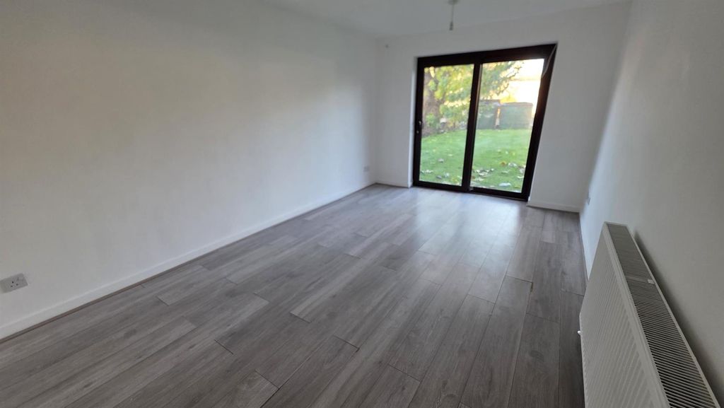 Property photo 2 of 7 1000079019.Jpg