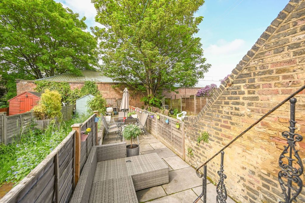 Property photo 3 of 11
