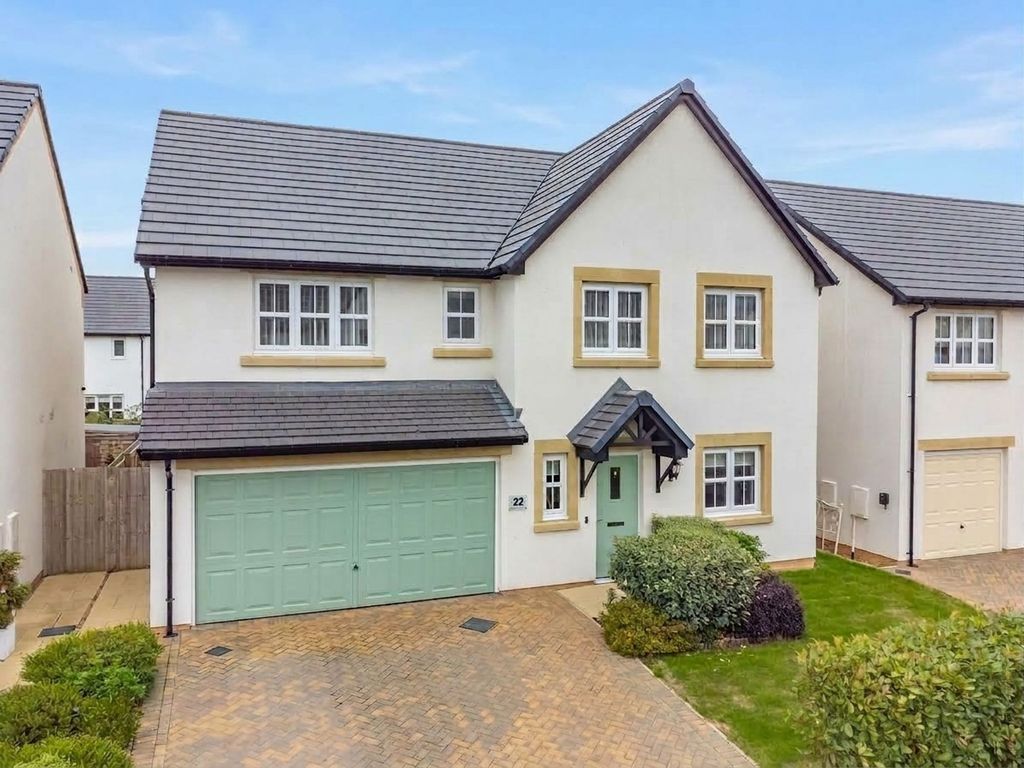 5 bed detached house for sale22 Chambers Place, Endmoor LA8