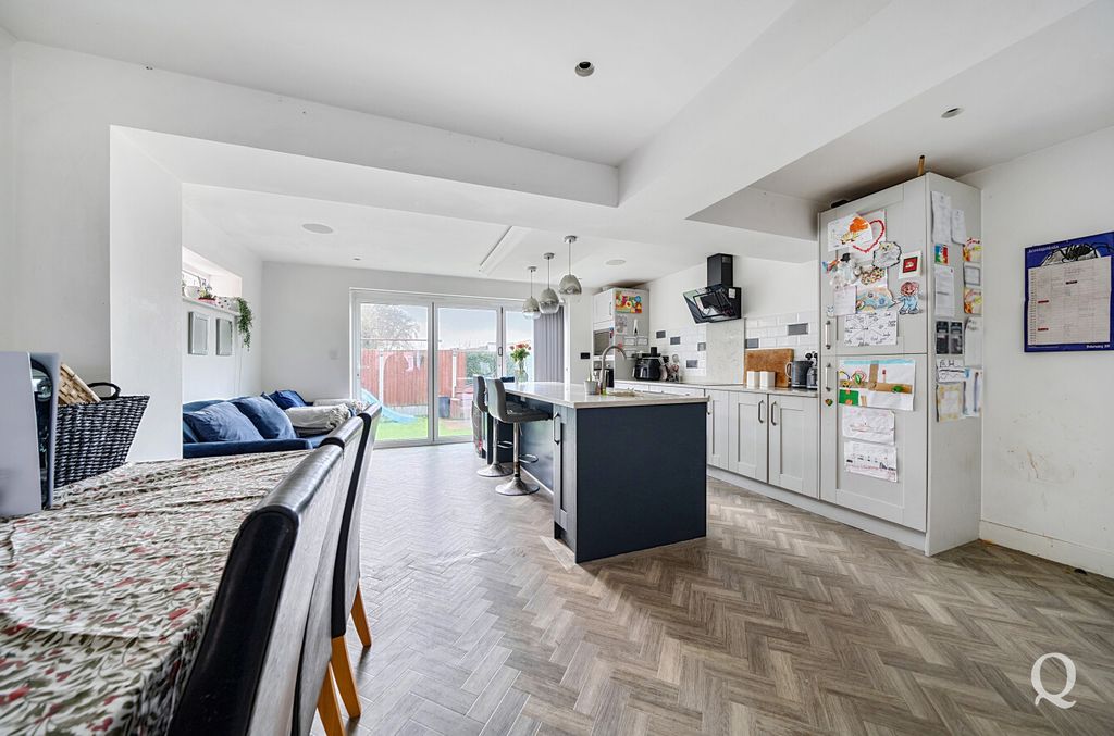 Property photo 2 of 24 8F33c28A-9F67-430...