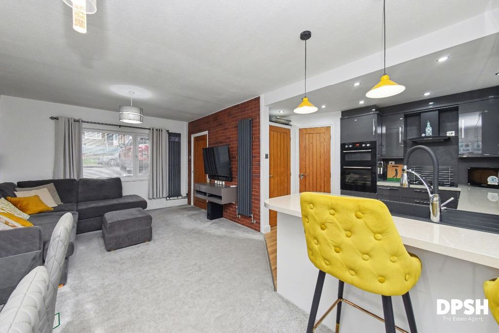 Property photo 3 of 24