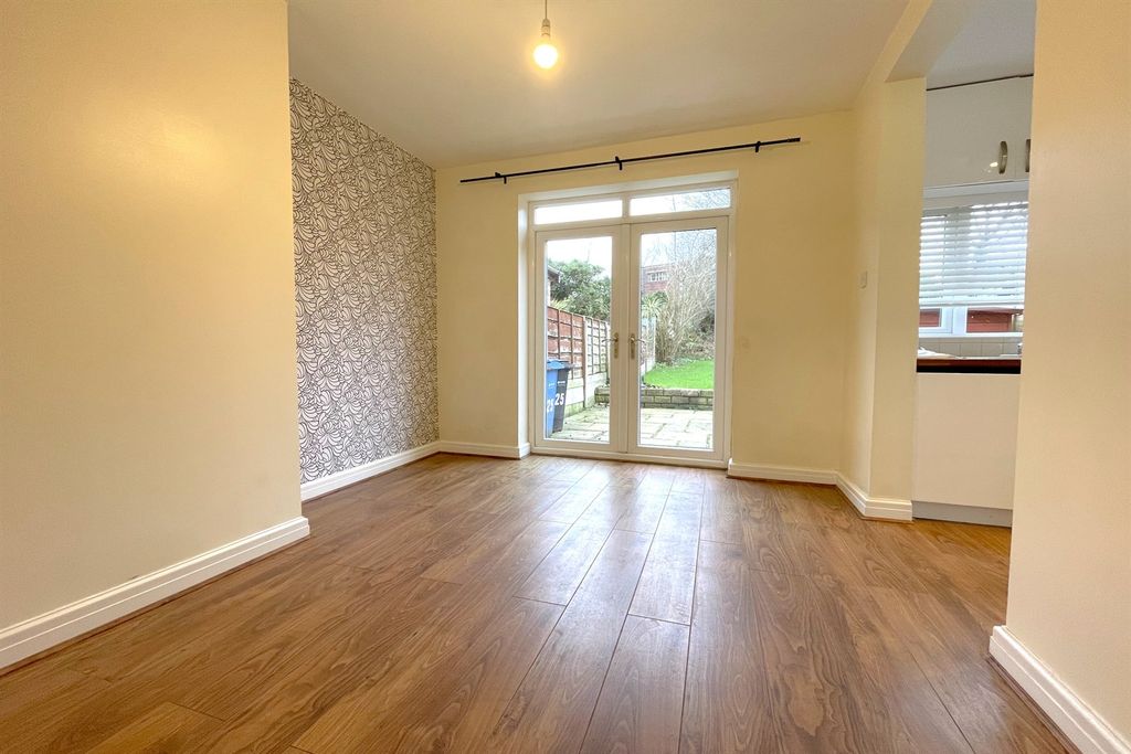 Property photo 3 of 11 Diner