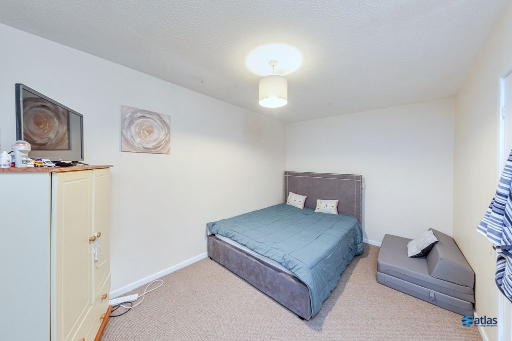 Property photo 2 of 11 Bedroom