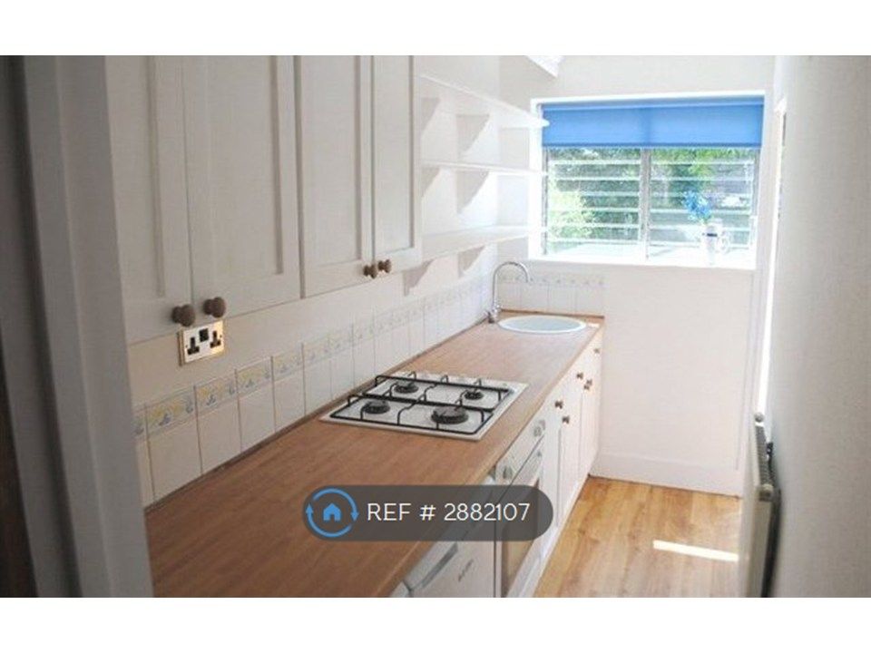 Property photo 3 of 7 Kitchen